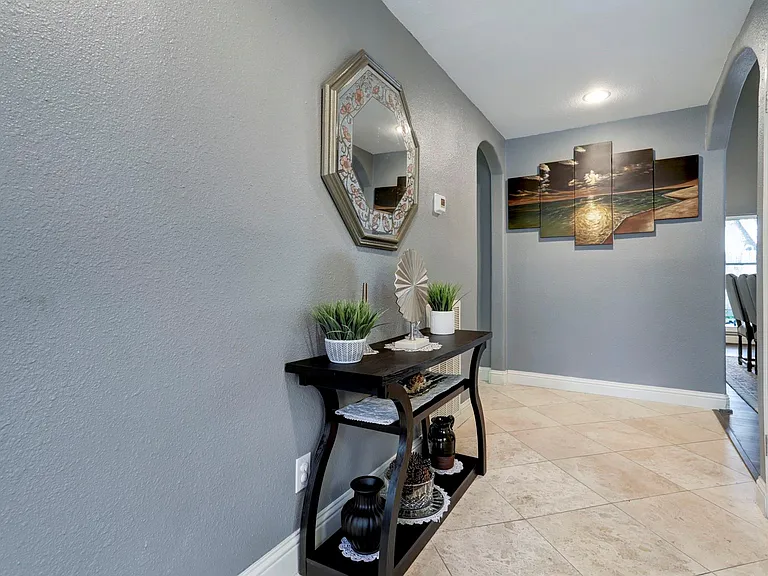 2235 Round Lake Dr — Photo 5