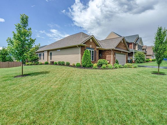 3rd image of 2596 Russlen Dr