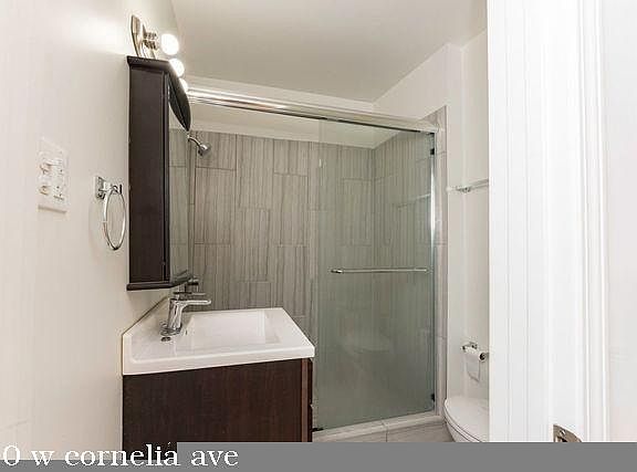 5th image of 730 W Cornelia Ave #611