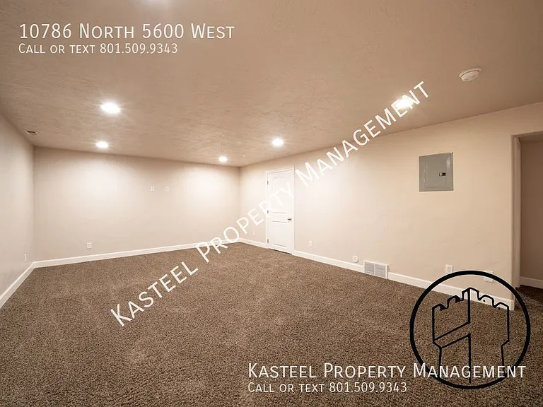 10786 N 5600 W — Photo 17