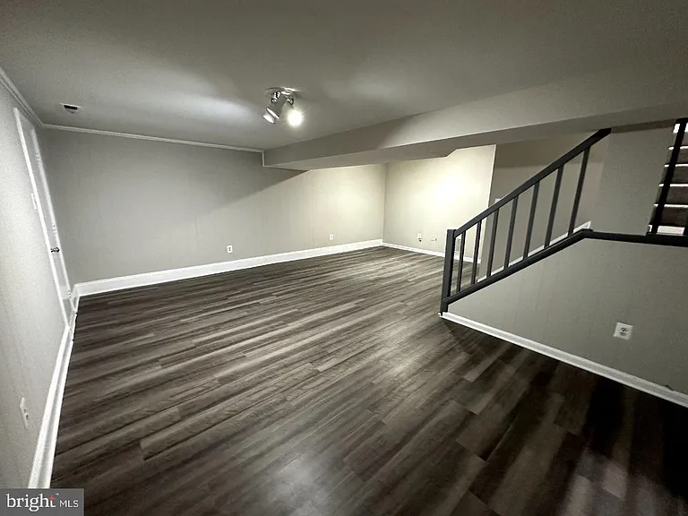 8121 Fenwick Ct — Photo 30