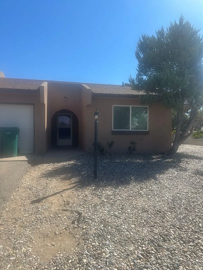 590 Stallion Road — Photo 1