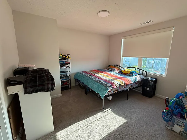 220 Roebling St — Photo 11