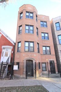 2715 W Thomas St, Chicago, IL, 60622