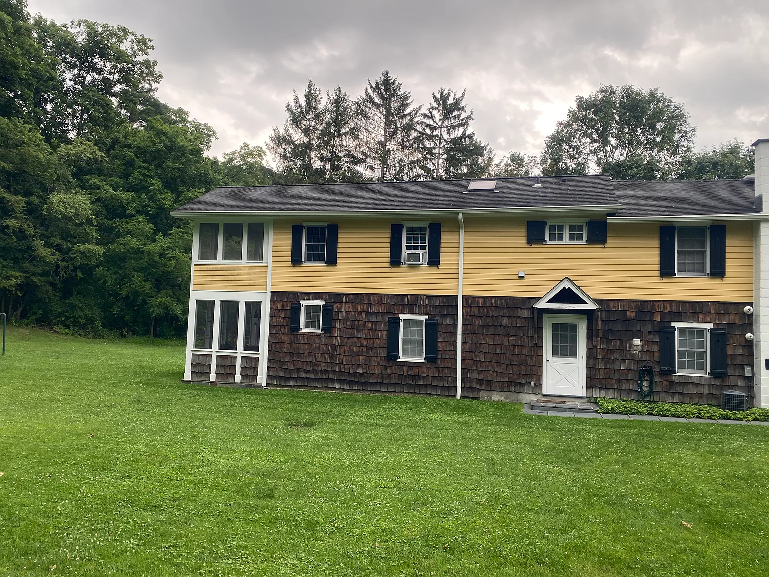 3 bed, 2400 sqft, $3,500 — Photo 4