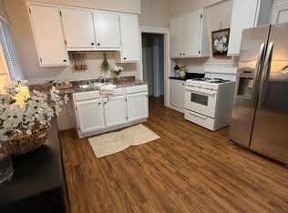 522 1/2 Fleming St, Howell, MI 48843