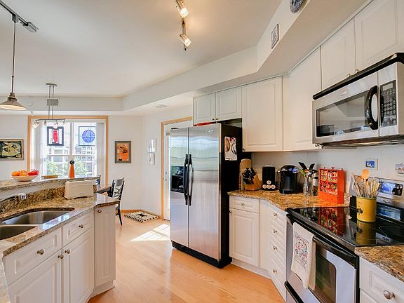 3rd image of 1800 Graham Ave Unit 318