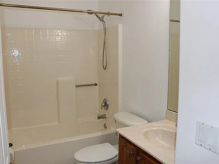 339 Mariners Gate Dr — Photo 10