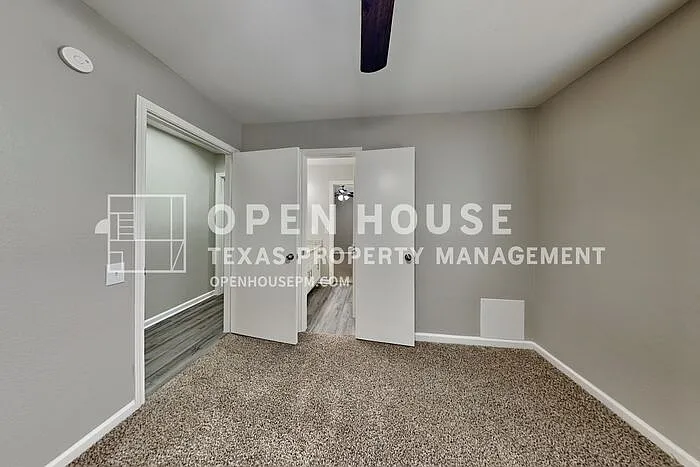 8607 Pines Place Dr — Photo 12