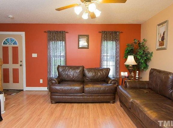 3rd image of 1110 Goldendale Dr
