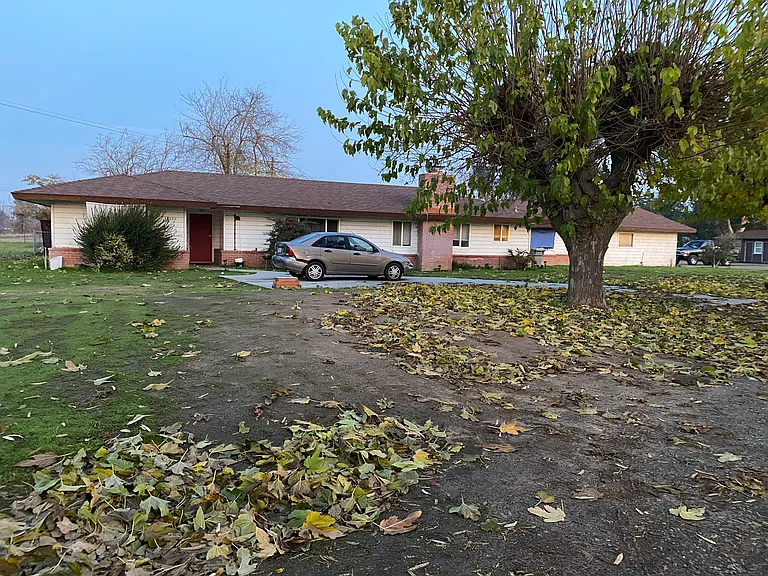 N Fowler Ave — Photo 1