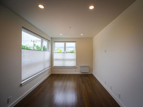 4th image of 3005 Harbor Ave SW Unit 3