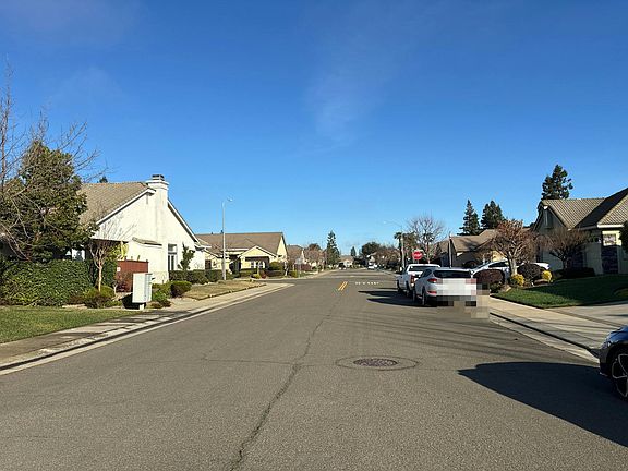4th image of 627 Live Oak Ct
