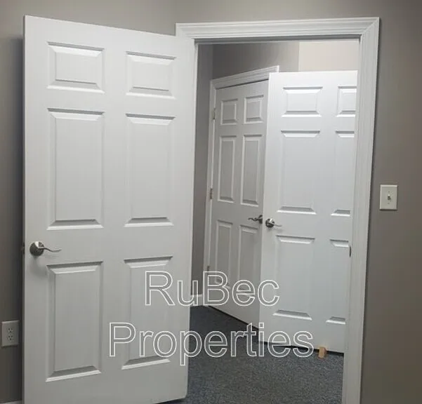1931 J N Pease Pl #202 — Photo 11