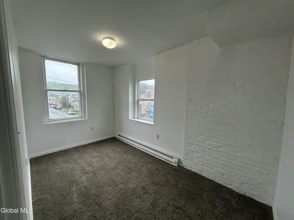 663 2nd Ave #2S, Troy, NY 12182