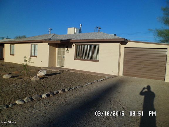 2nd image of 991 S Sidney Ave