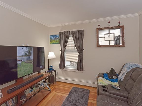 2nd image of 4 Diana St