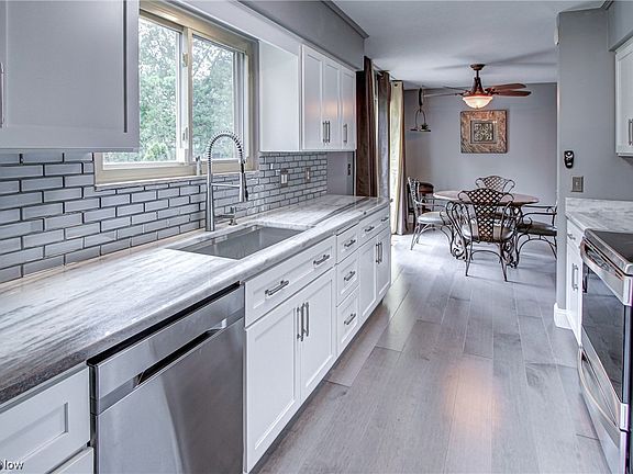 3rd image of 3466 Clover Dr