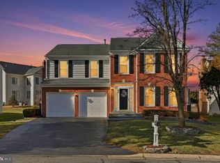 13222 Maplecrest Dr, Potomac, MD 20854