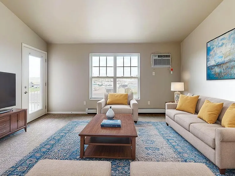 Custer Crossing Apartments — Photo 11