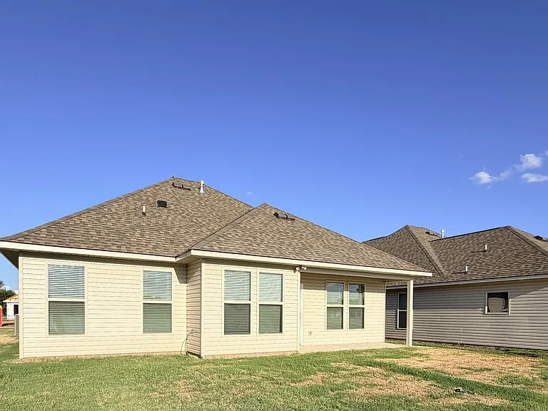 820 Venecia Dr — Photo 27