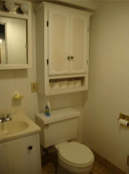 1/2 Bath in Basement