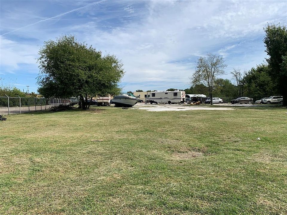 1st image of 9337 Veterans Memorial Dr