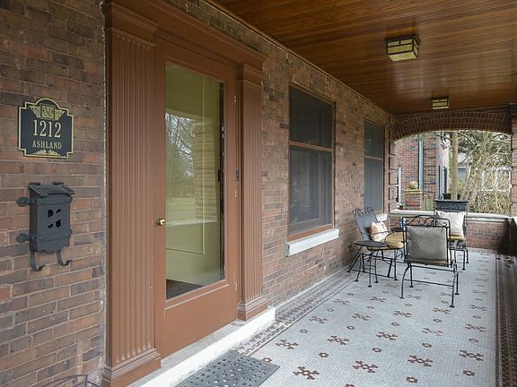 2nd image of 1212 Ashland Ave
