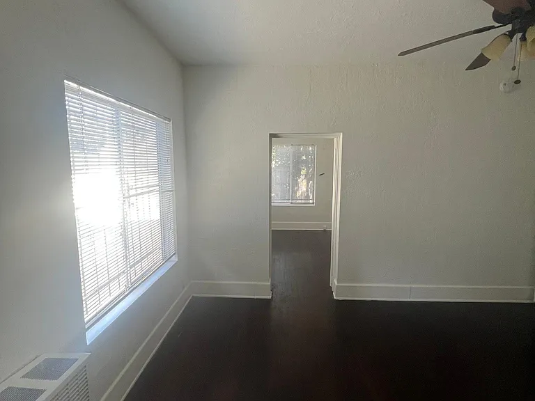1927 Bonsallo Ave #4 — Photo 15