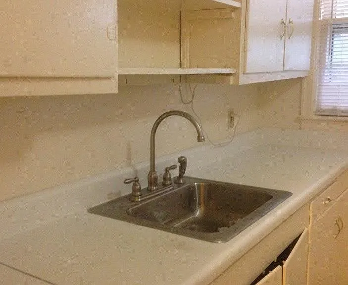 1022 Shull St — Photo 5