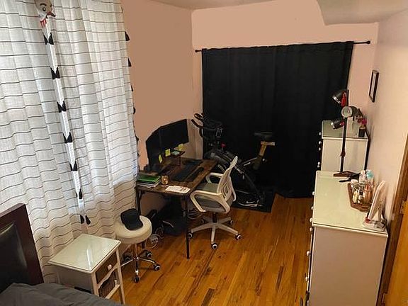 5th image of 3112 W Lyndale St #1