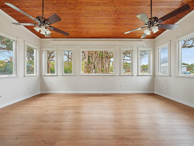 6205 S Indian River Dr — Photo 19