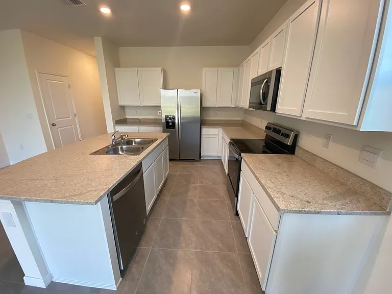 32981 Tulip Petal Ln — Photo 5