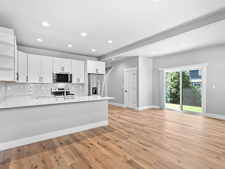 2205 Dejong Dr — Photo 10