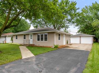 210 W Wilson Ave, Appleton, WI 54915