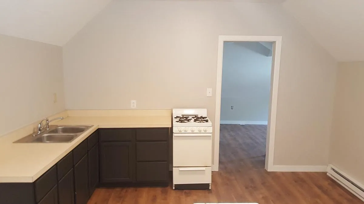 1 bed, 850 sqft, $895 — Photo 2