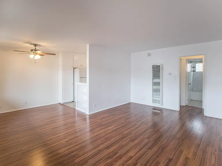 5319 Inglewood Blvd #2 — Photo 2