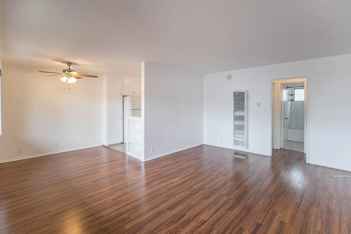 Building Photo - 5319 Inglewood Blvd #2