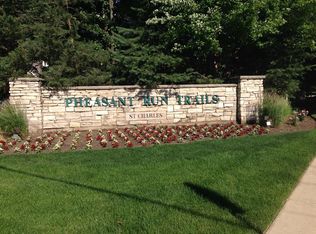 527 Pheasant Trl, Saint Charles, IL 60174