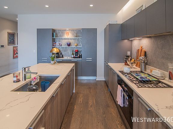 5th image of 880 N Milwaukee Ave #3