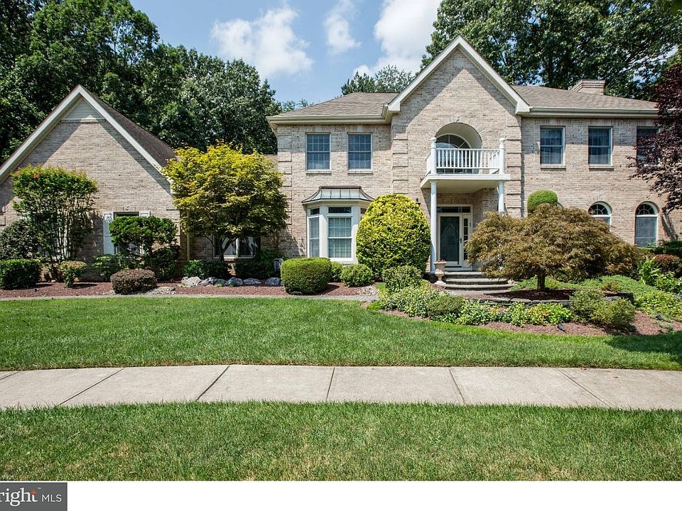 1st image of 51 Hawthorne Dr