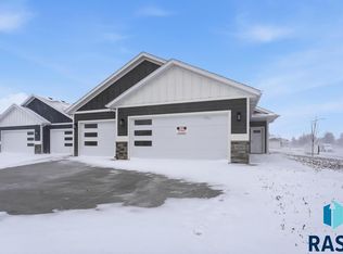 6700 W Belgrave Trl, Sioux Falls, SD 57106