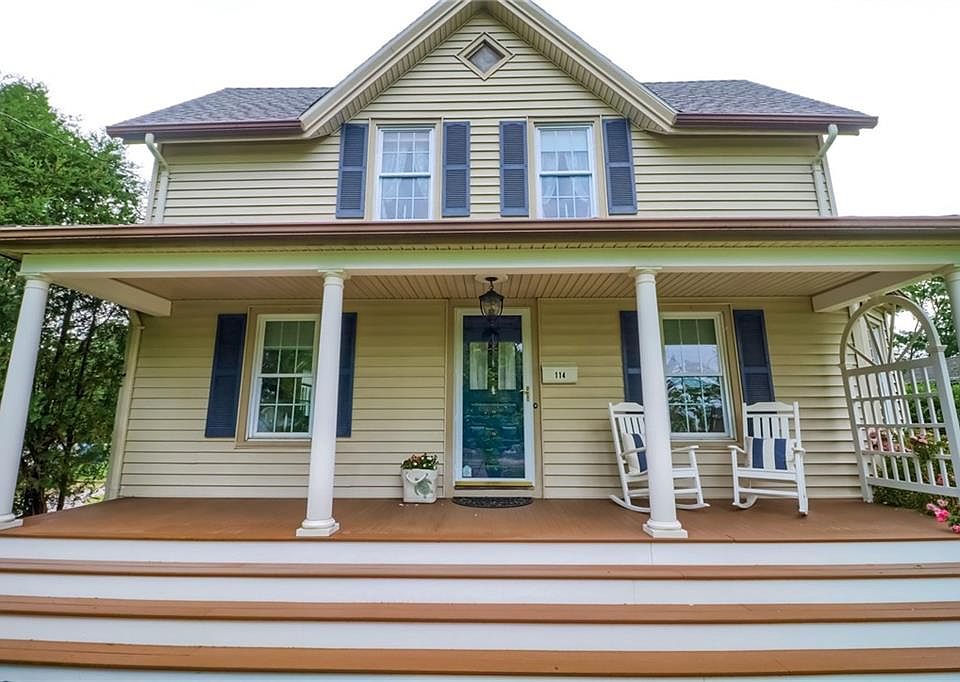 114 Beach St, Westerly, RI 02891 Zillow