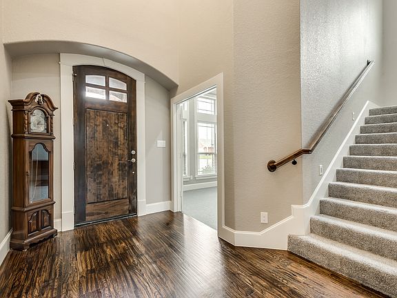 3rd image of 8365 Emerald Cir
