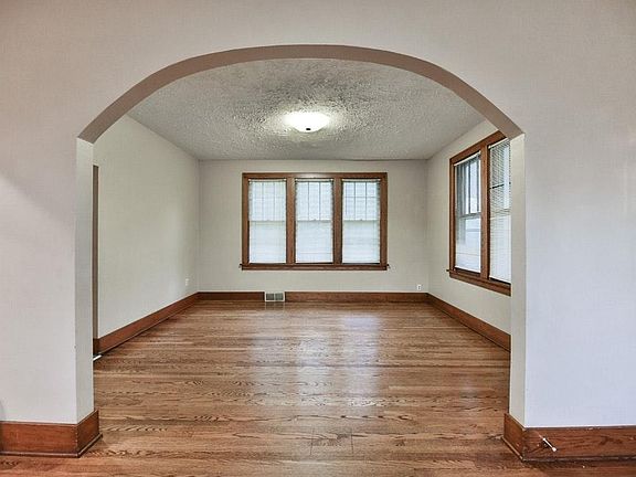 3rd image of 308 N McKenna Ave