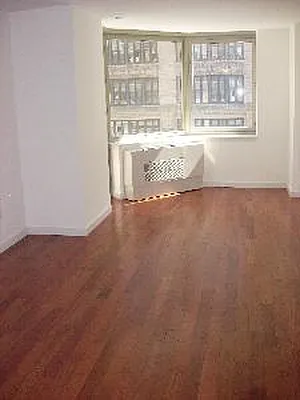 Rented by 4 Points Properties | media 52