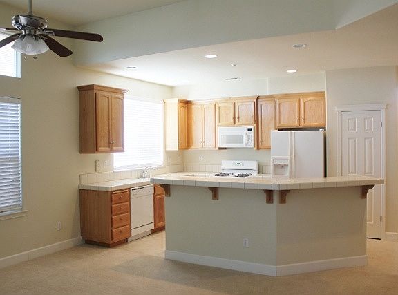 3rd image of 420 Mallard Dr