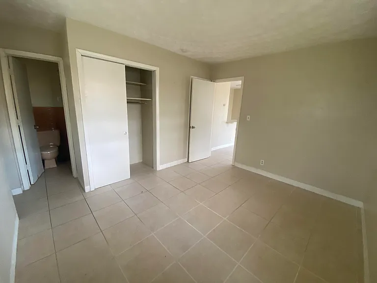 1019 NW 5th Ave — Photo 4