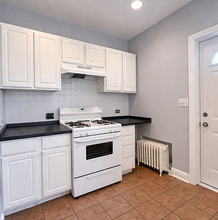 3rd image of 3716 N Cicero Ave #1