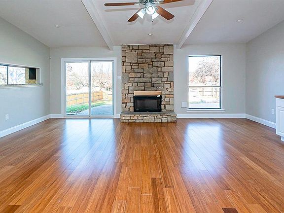 3rd image of 2833 Cummings Dr